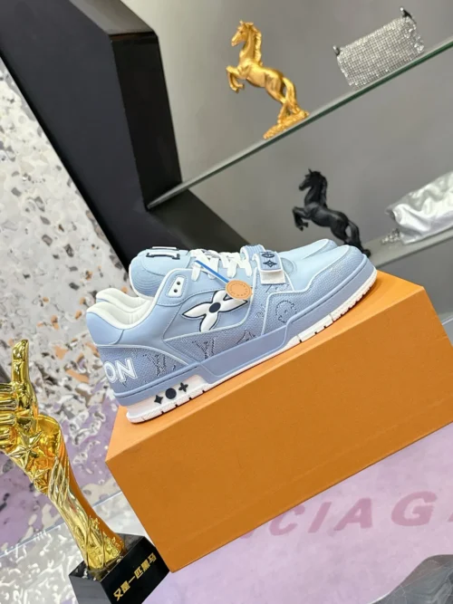 Louis Vuitton Trainer Sneakers Style 0101