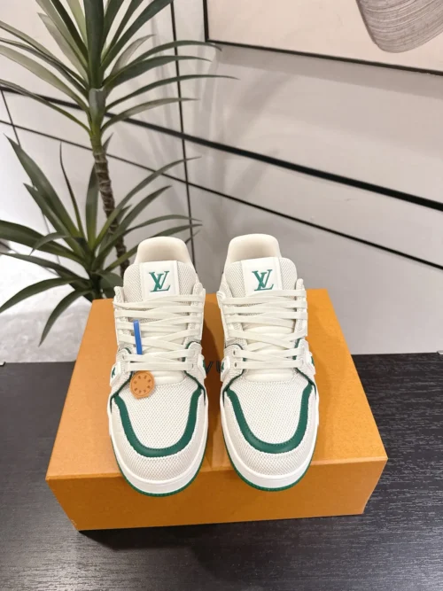 Louis Vuitton Trainer Leather Sneakers Style 0123