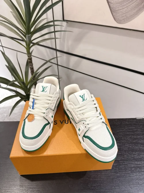 Louis Vuitton Trainer Leather Sneakers Style 0123