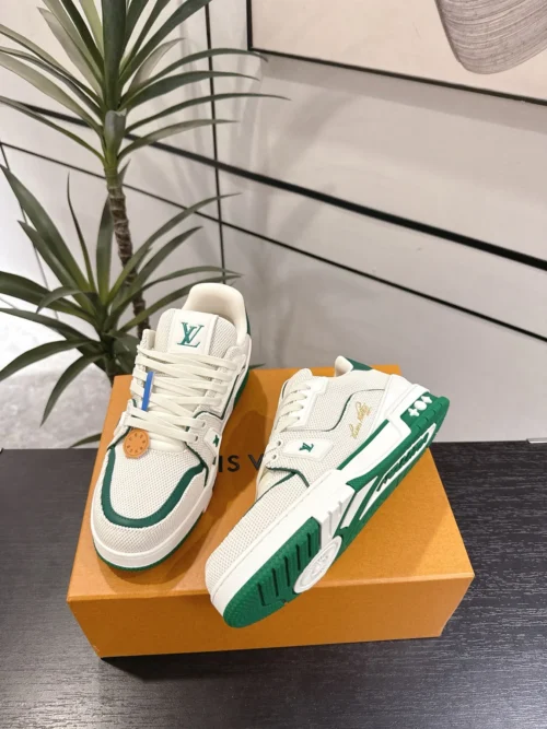 Louis Vuitton Trainer Leather Sneakers Style 0123