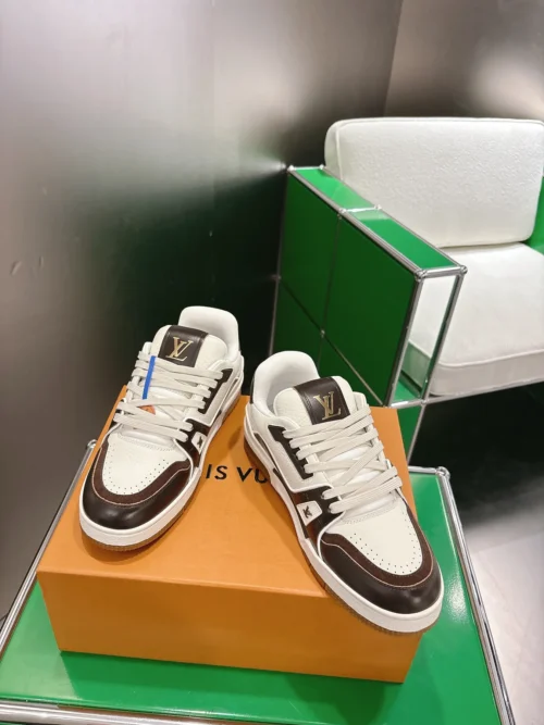 Louis Vuitton Trainer Sneakers Style 0127