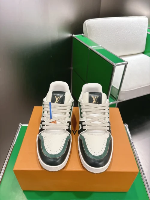 Louis Vuitton Trainer Sneakers Style 0129
