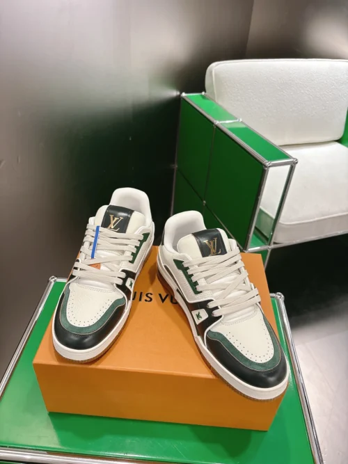 Louis Vuitton Trainer Sneakers Style 0129
