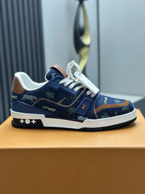 Louis Vuitton Trainer Leather Sneakers Style 0143