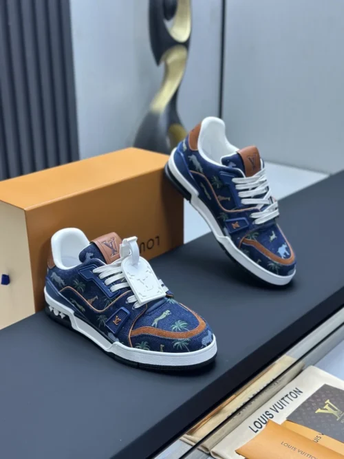 Louis Vuitton Trainer Leather Sneakers Style 0143