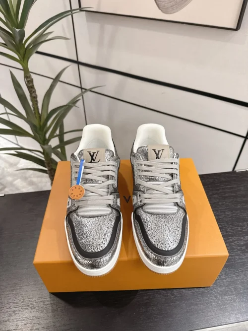 Louis Vuitton Trainer Leather Sneakers Style 0145