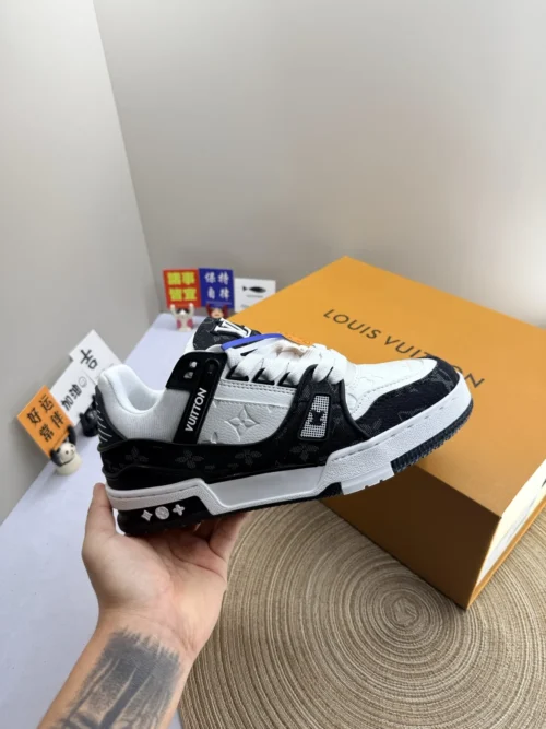 Louis Vuitton Sneakers Style 0159