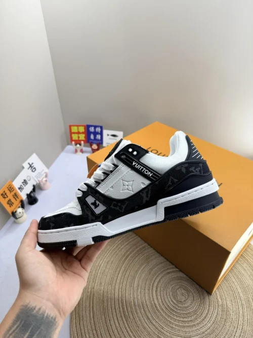 Louis Vuitton Sneakers Style 0159