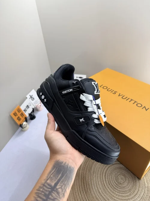 Louis Vuitton Sneakers Style 0163