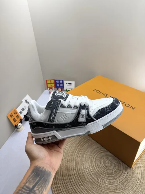 Louis Vuitton Sneakers Style 0165