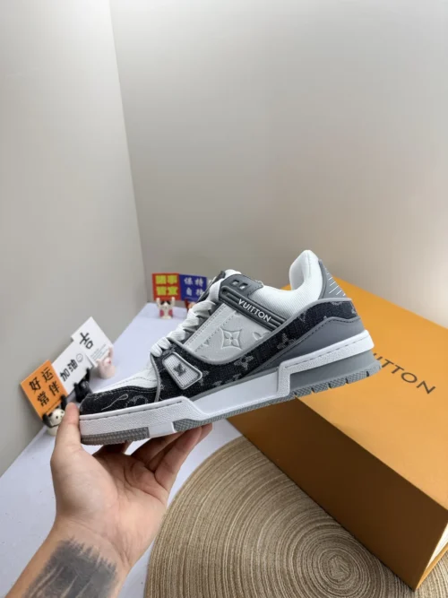 Louis Vuitton Sneakers Style 0165