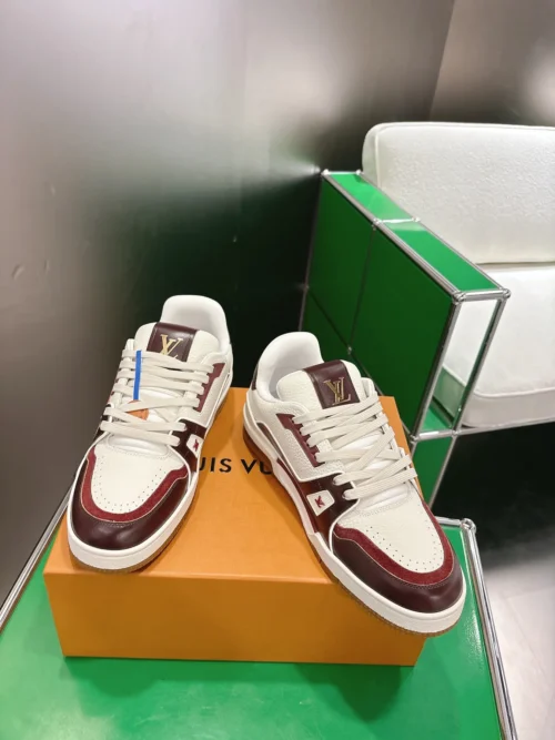 Louis Vuitton Trainer Sneakers Style 0171