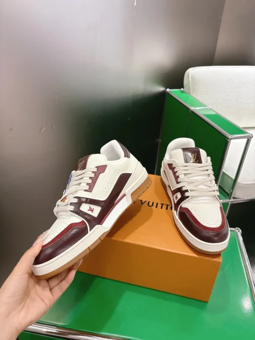 Louis Vuitton Trainer Sneakers Style 0171