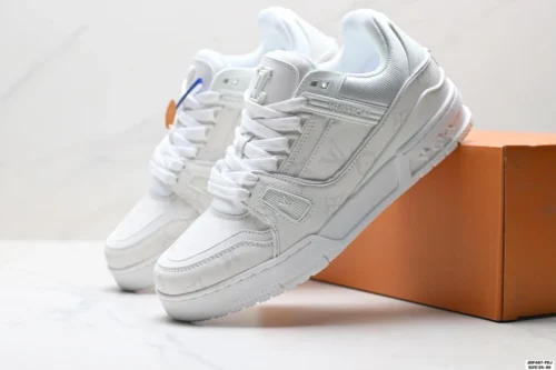 Louis Vuitton Trainer Sneakers Style 0221