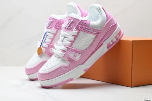 Louis Vuitton Trainer Sneakers Style 0221
