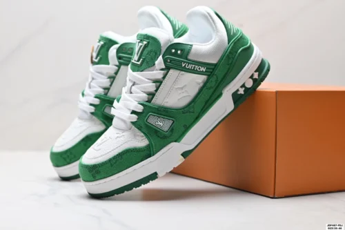 Louis Vuitton Trainer Sneakers Style 0221