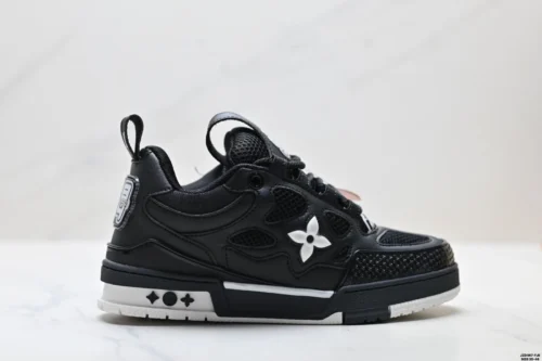 Louis Vuitton Trainer Sneakers Style 0225