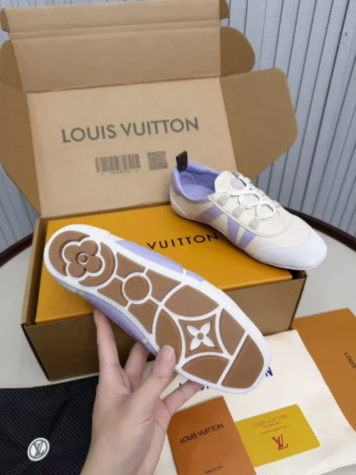 Louis Vuitton Sneakers Style 0243