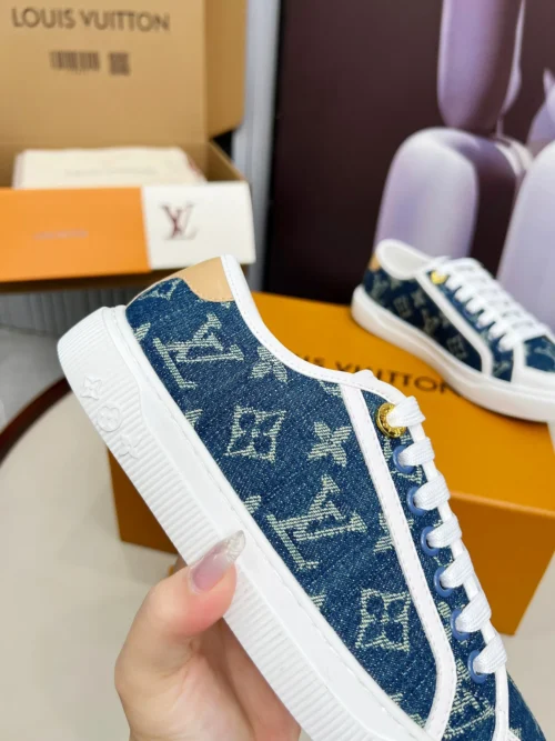 Louis Vuitton Canvas Sneakers Style 0253
