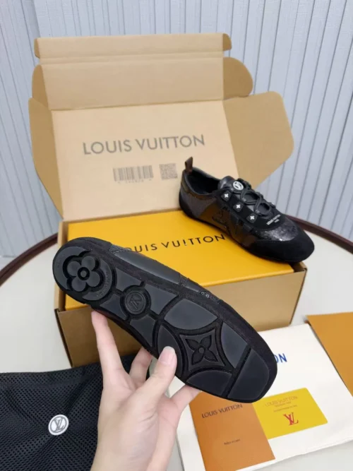 Louis Vuitton Sneakers Style 0263