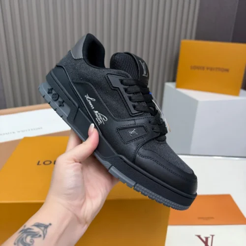 Louis Vuitton Sneakers Style 0329