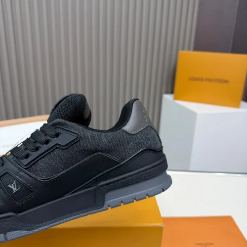 Louis Vuitton Sneakers Style 0329
