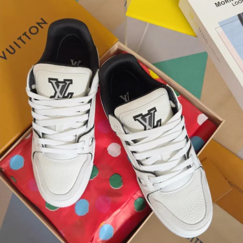 Louis Vuitton Trainer Leather Sneakers Style 0347