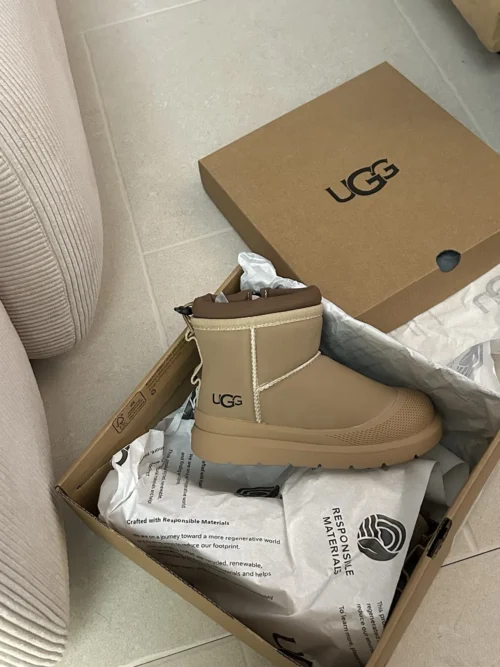 UGG Rubber Snow Boots Style 0009