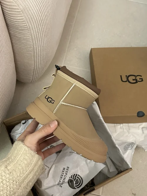 UGG Rubber Snow Boots Style 0009