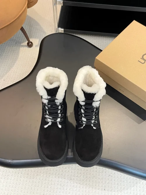 UGG Snow Boots Style 0023