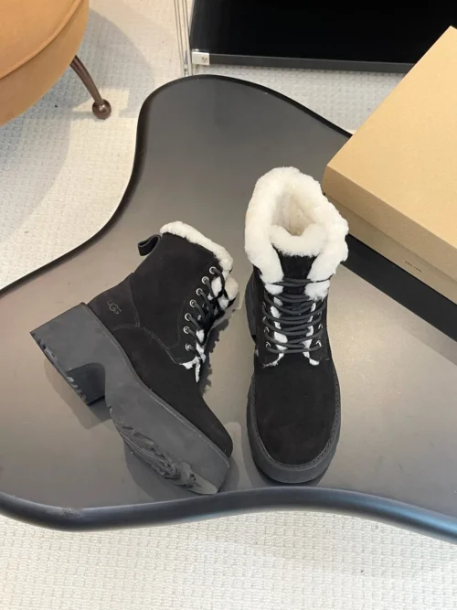 UGG Snow Boots Style 0023