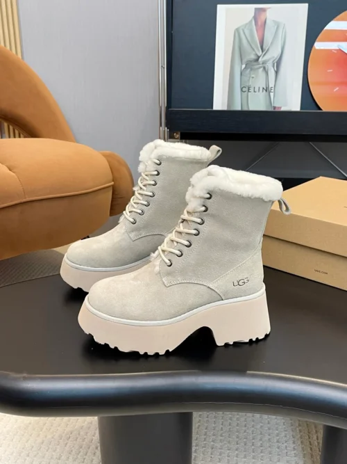 UGG Snow Boots Style 0025