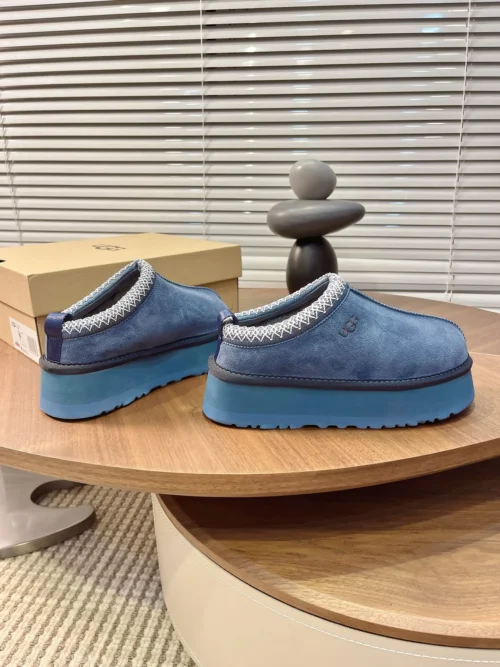 UGG Snow Boots Style 0037