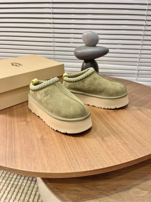 UGG Snow Boots Style 0039