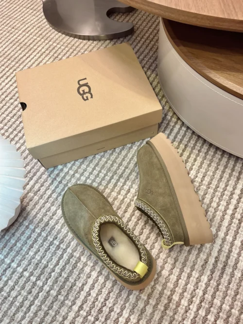 UGG Snow Boots Style 0039