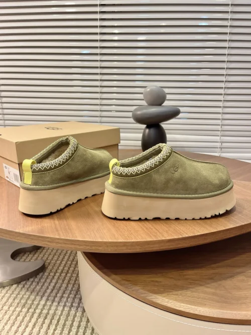UGG Snow Boots Style 0039