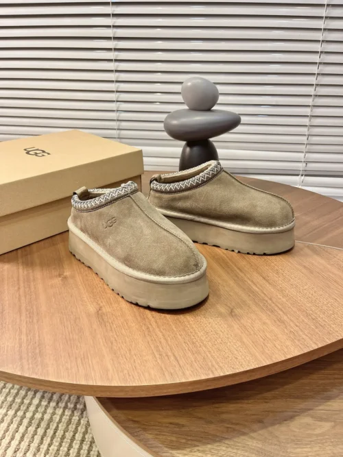 UGG Snow Boots Style 0041