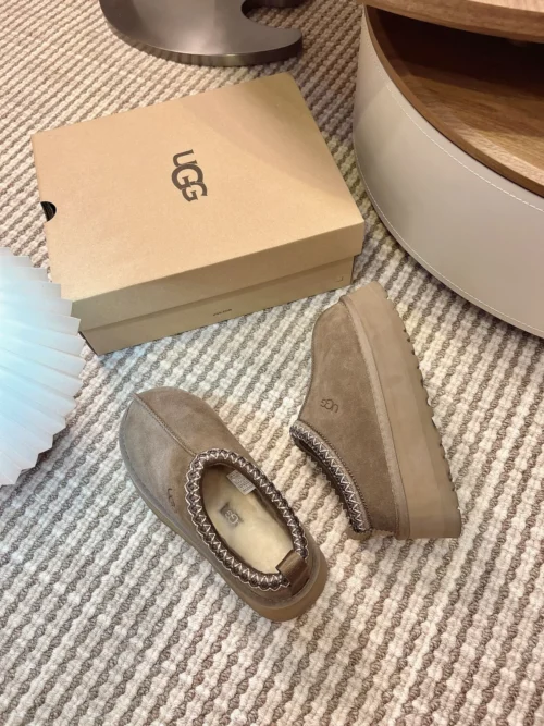 UGG Snow Boots Style 0041