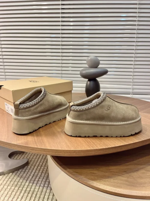 UGG Snow Boots Style 0041