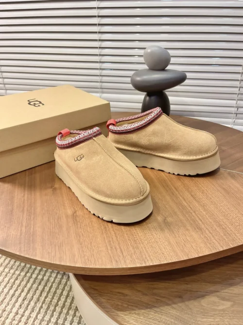UGG Snow Boots Style 0043