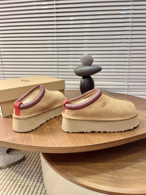 UGG Snow Boots Style 0043