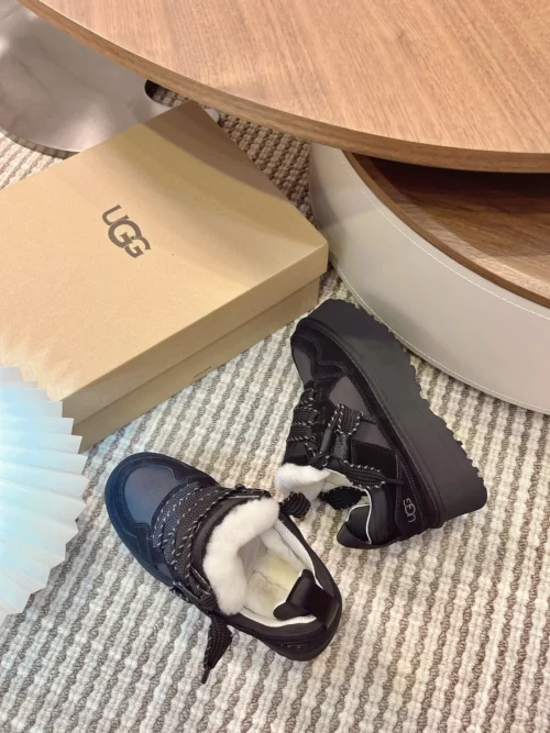 UGG Sneakers
