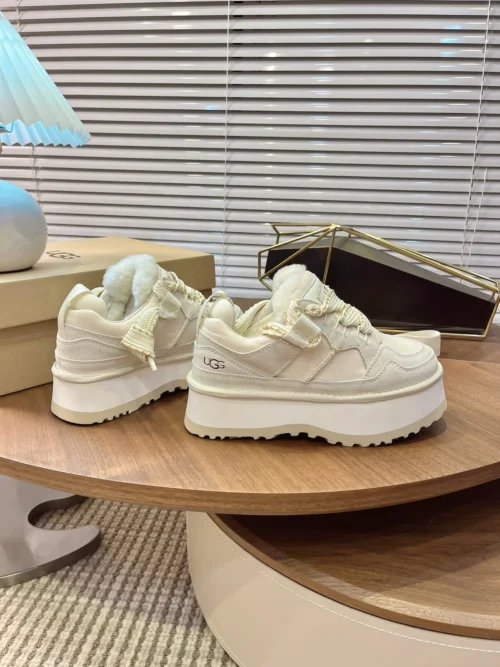 UGG Sneakers Style 0073