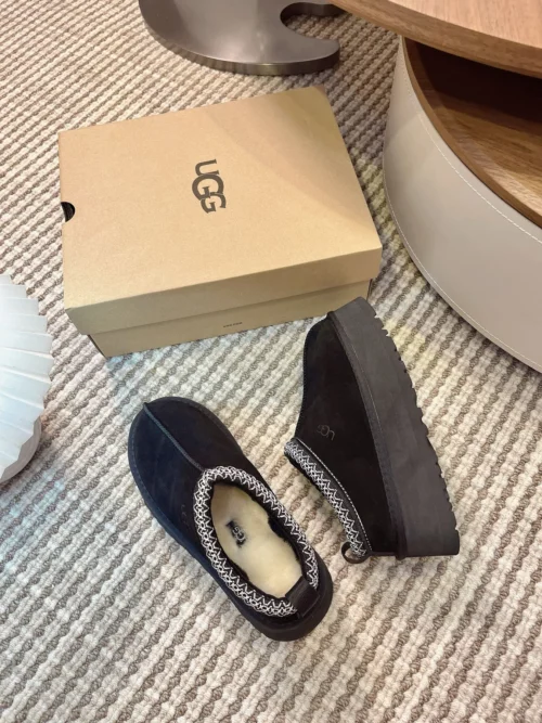 UGG Snow Boots Style 0079