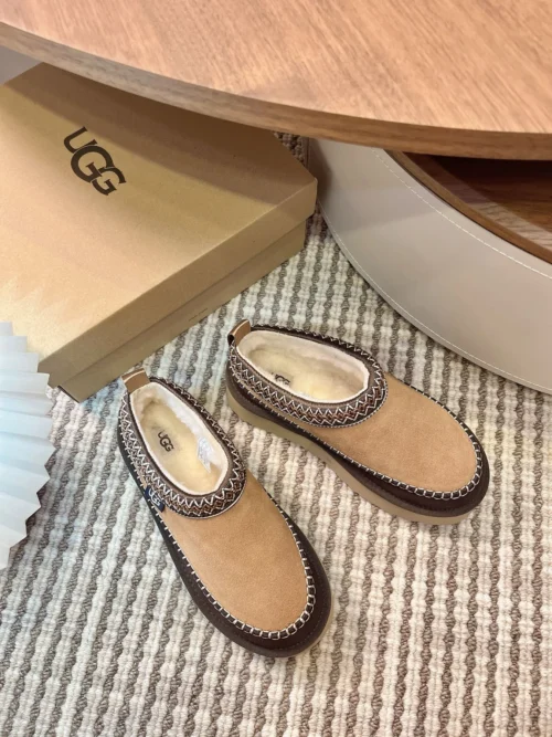 UGG Lambskin Sneakers Style 0081