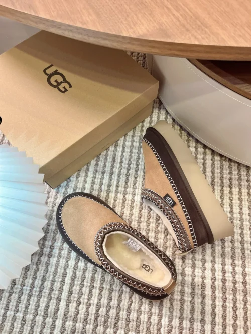 UGG Lambskin Sneakers Style 0081