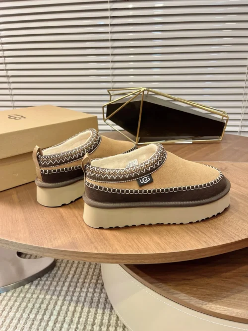 UGG Lambskin Sneakers Style 0081