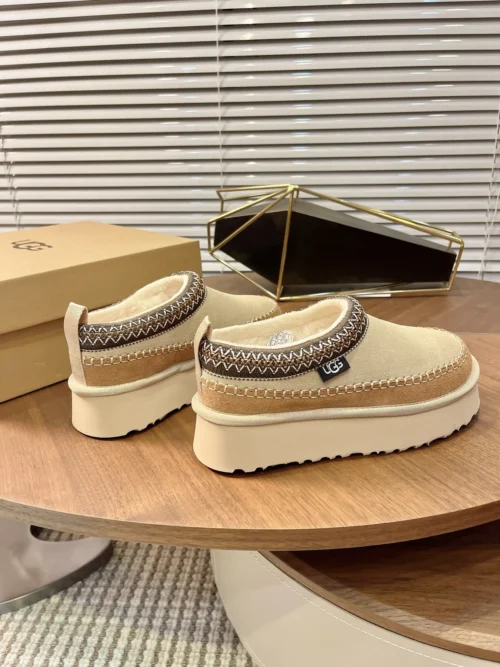 UGG Lambskin Sneakers Style 0083