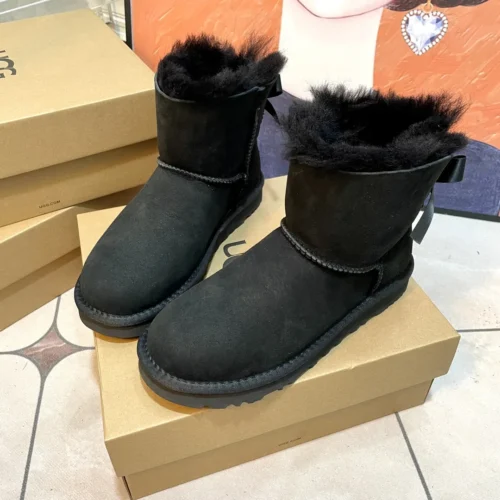UGG Shearling Snow Boots Style 0085