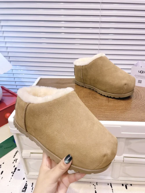 UGG Slides